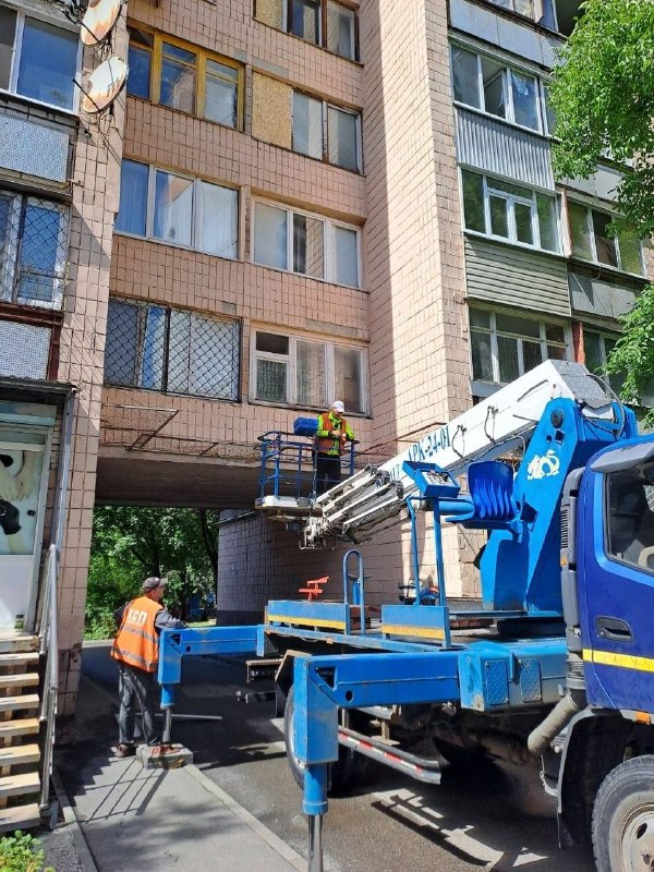Роботи комунальних служб у місті