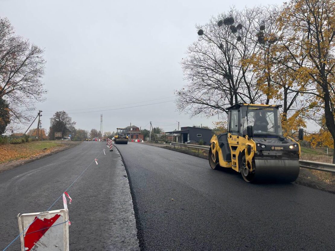 Ремонт дороги — техніка на ділянці