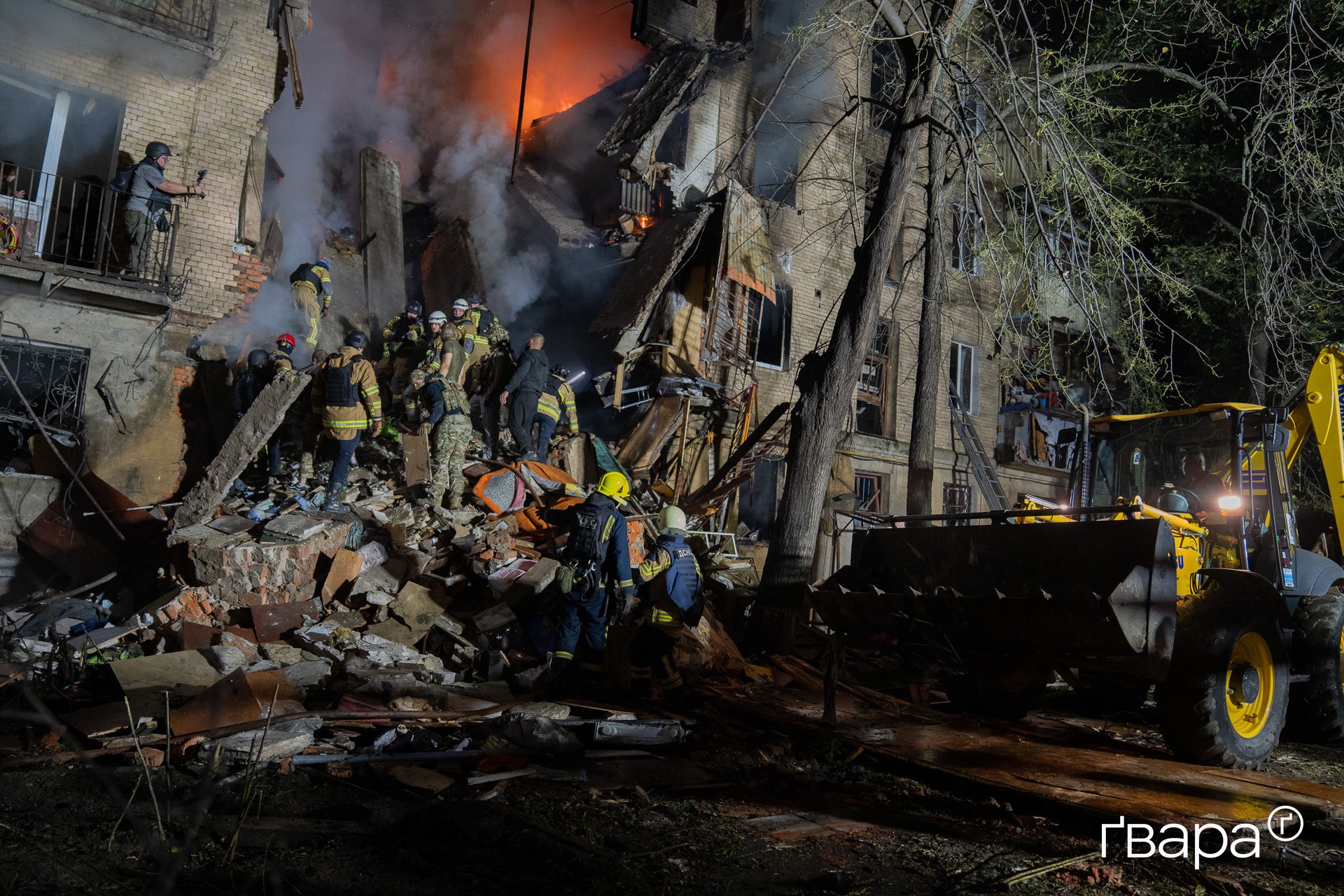 Фото: Масований обстріл Холодногірського району Харкова «бандеролями» — четверо загиблих, 15 поранених