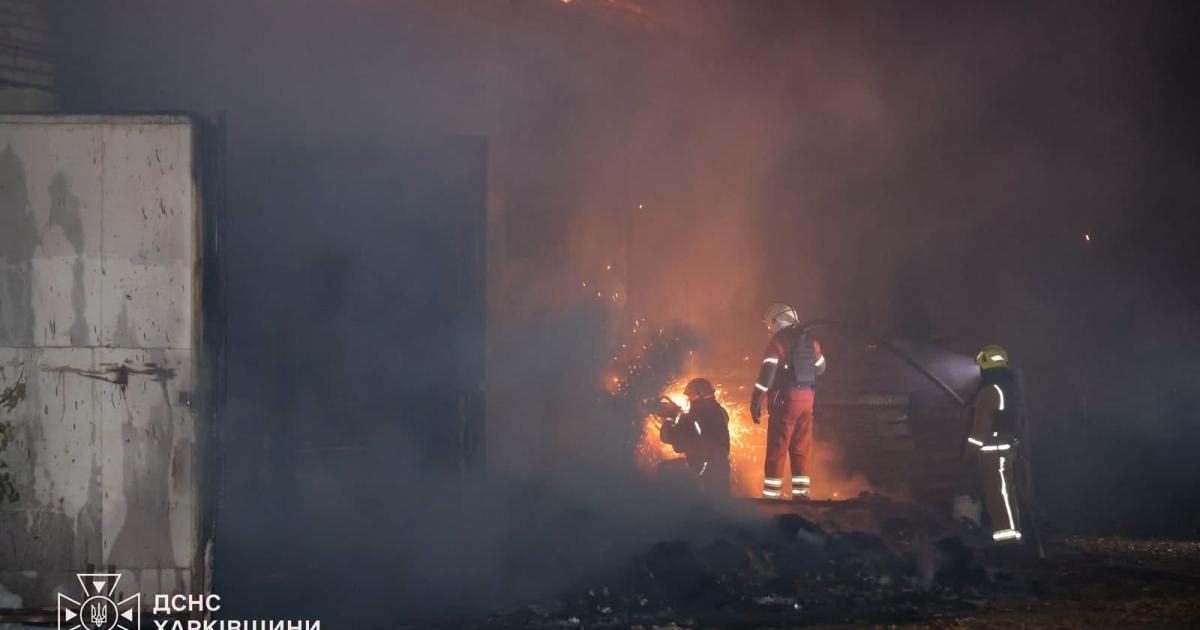 Харків зазнав атаки "Бандероллю" та реактивним "шахедом", у місті спалахнула пожежа
