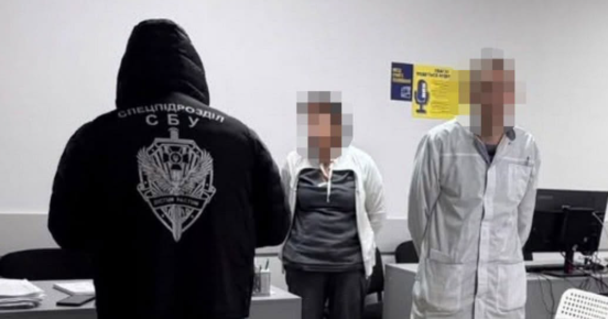 Харківський медик навчав «пацієнта» ходити на милицях задля оформлення фіктивної інвалідності