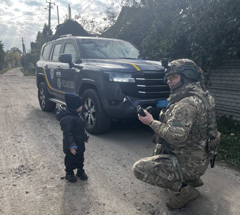 На Харківщині «Білі Янголи» евакуювали сім’ю з двома дітьми