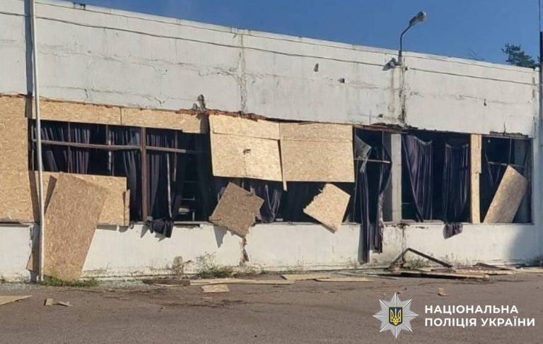 На Харківщині влучили по виробничому об’єкту — троє людей поранені