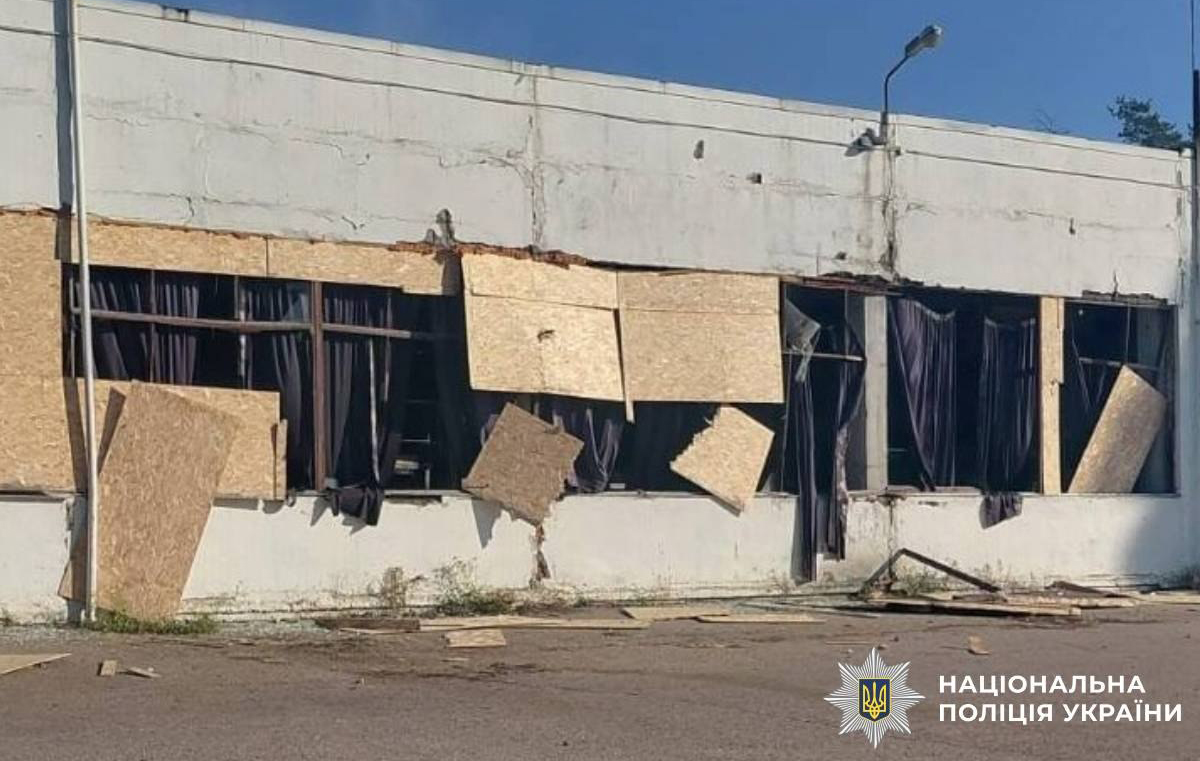 На Харківщині влучили по виробничому об'єкту — троє людей поранені