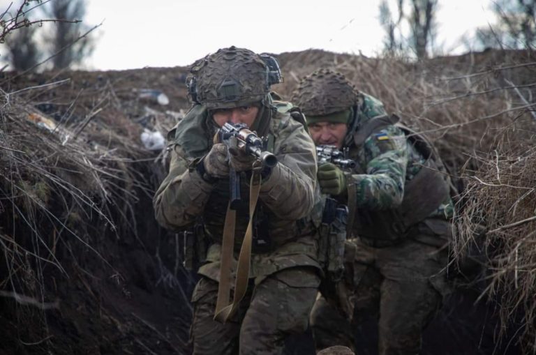 На Харківському напрямку українські підрозділи відбили 25 наступів російських загарбників упродовж доби