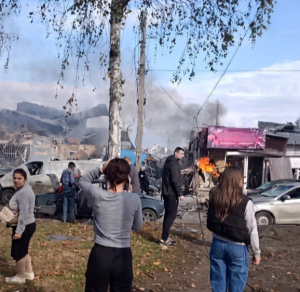 Окупанти атакували торговий майданчик у Лозовій, застосувавши дрон «Шахед» та боєприпас «Бандероль»