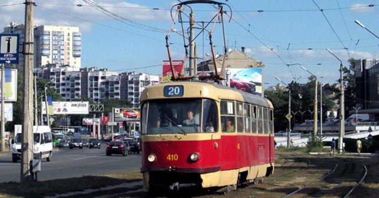 Після російської атаки в Харкові зупинився електротранспорт — які маршрути досі залишаються зміненими
