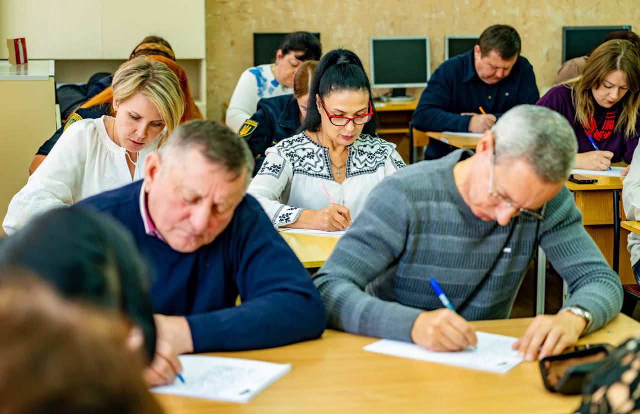Працівники підземного транспорту Харкова взяли участь у диктанті в ефірі