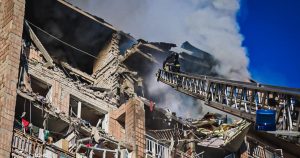 Росія вранці завдала удару по Харкову: пошкоджені підприємство, спорткомплекс та житлові будинки