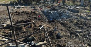 Росіяни обстріляли на Харківщині кладовище, ферму, СТО й приватні житлові будинки