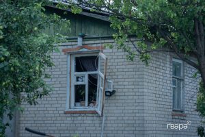У Харківській області російські загарбники вчинили удар по Шевченковому — поранено пенсіонера