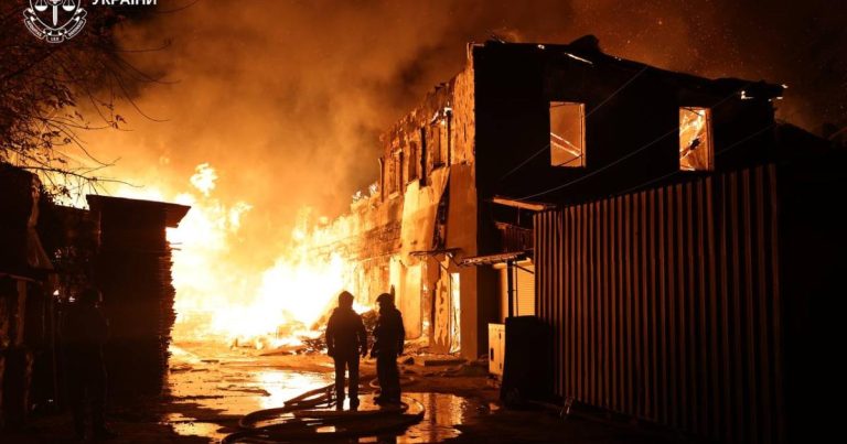 У Харкові багатоповерхівка зазнала удару реактивного дрона