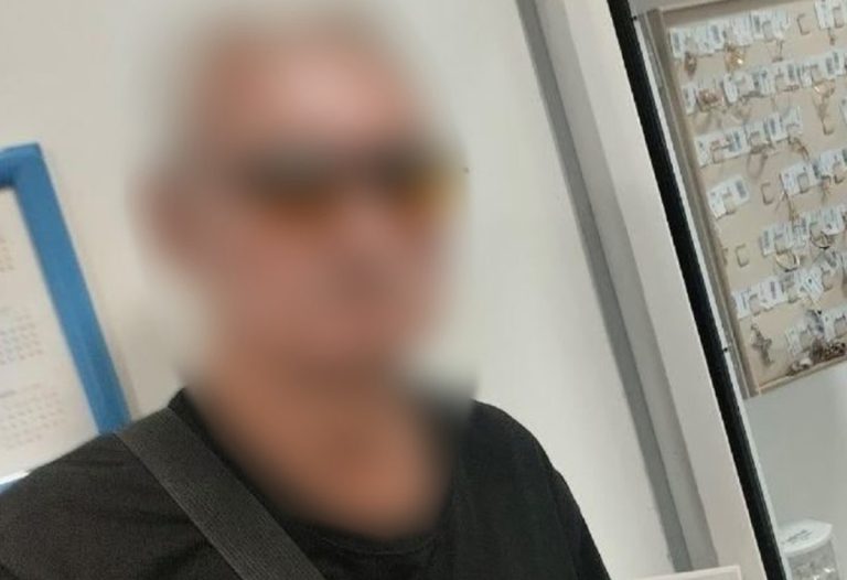 У Харкові чоловік обчистив квартиру знайомої, викравши її ювелірні прикраси