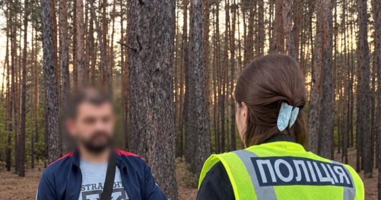 У Харкові чоловік викрав службове авто підприємства й сховав його