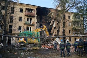 У Харкові продовжують розбирати завали після обстрілу 12 жовтня