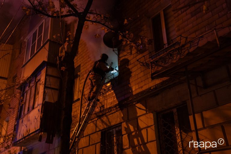 У Харкові рятувальник, поранений під час розбору завалів, перебуває у важкому стані