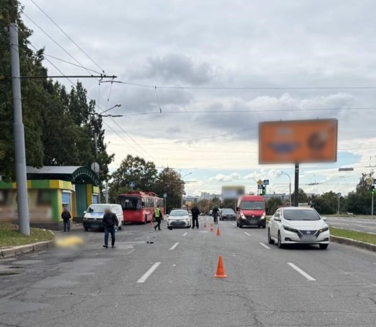 У Харкові водій BMW збив пішохода — чоловік помер