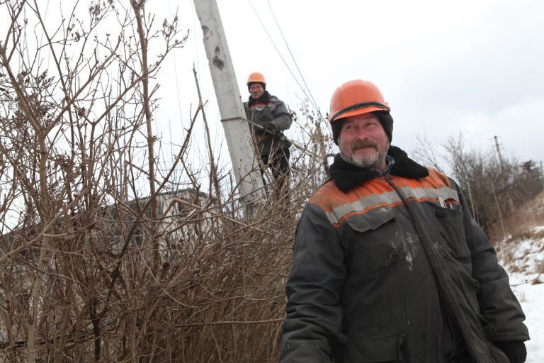 У деяких мікрорайонах Дергачів на певний час припинять електропостачання