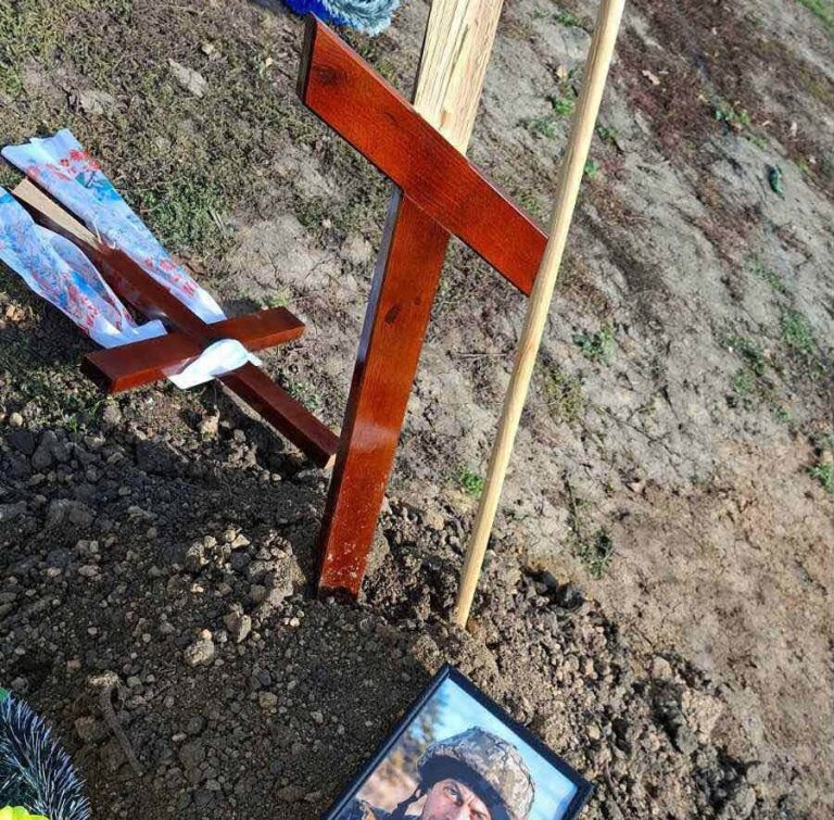 У селі Берестині на Харківщині невстановлені особи вчинили наругу над могилою загиблого військовослужбовця