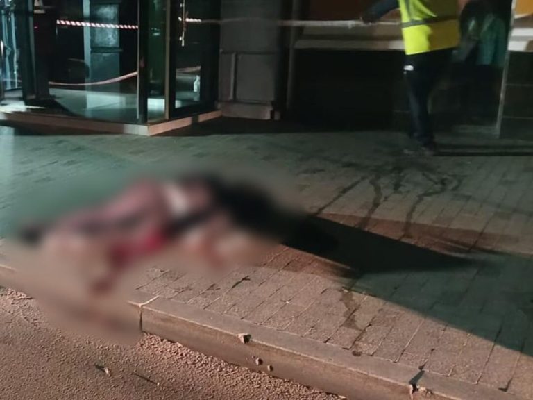 У центрі Харкова знайдено тіло чоловіка, ймовірно загиблого внаслідок насильницьких дій