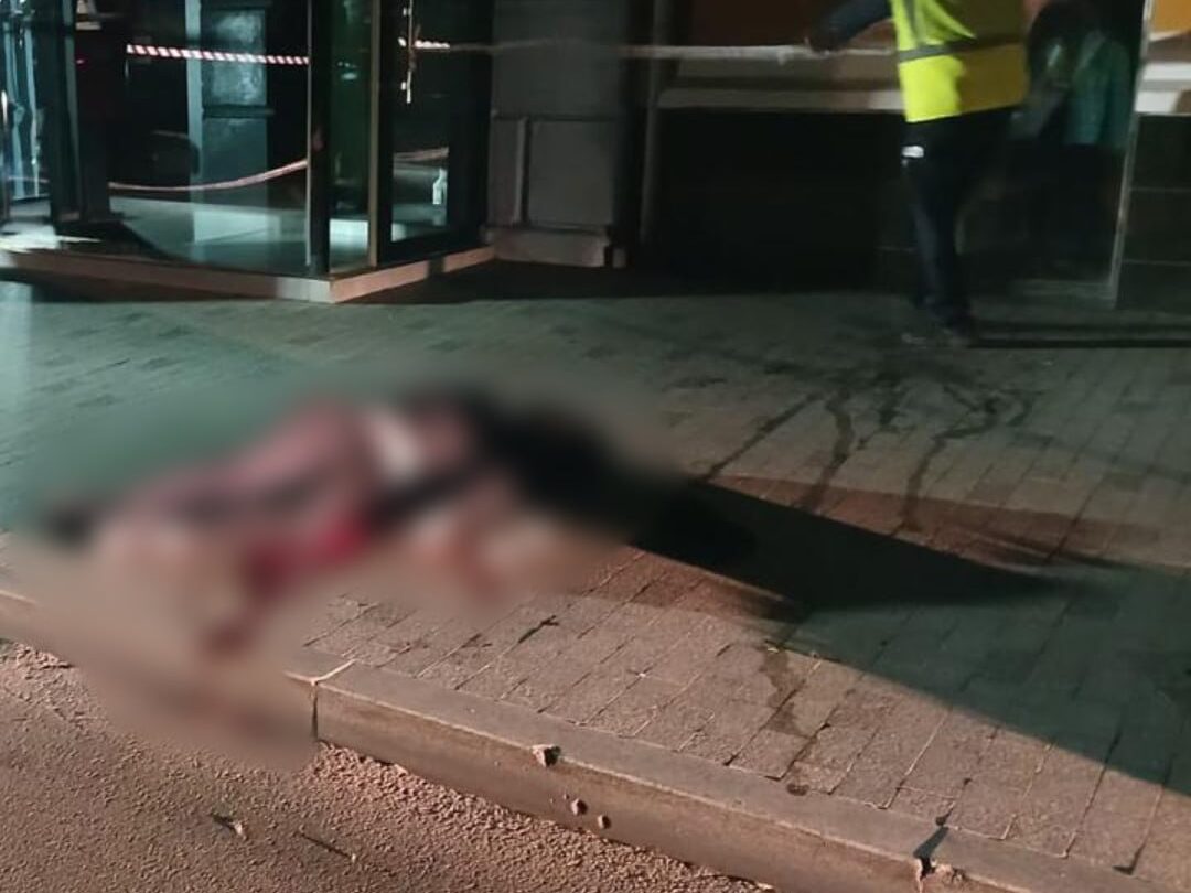 У центрі Харкова знайдено тіло чоловіка, ймовірно загиблого внаслідок насильницьких дій