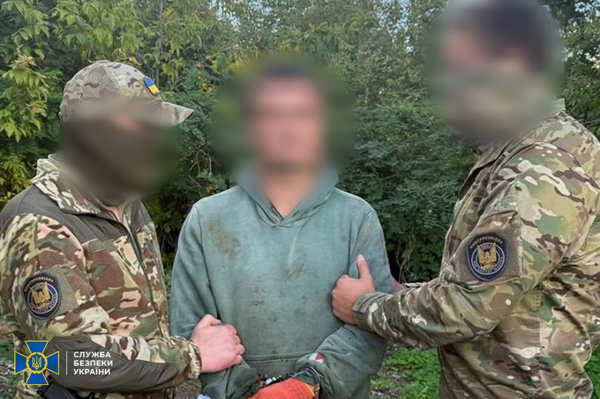 Українські спецслужби викрили та взяли під варту завербованого співробітника російської військової розвідки, який планував терористичні акти у Харкові