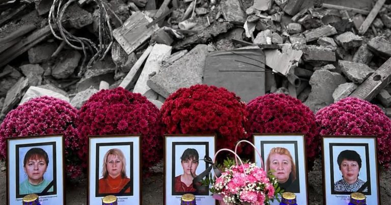 В Ізюмі віддали шану загиблим співробітницям Центру контролю й профілактики хвороб