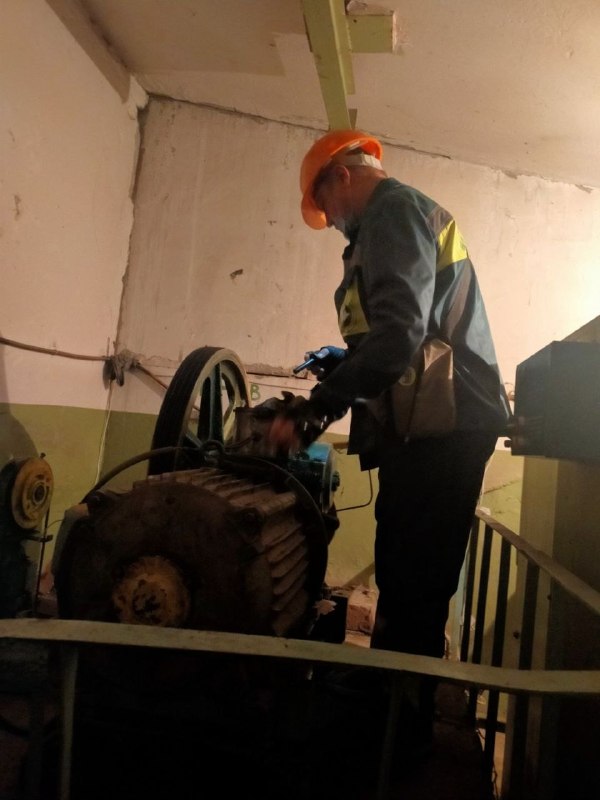 Ліфтова кабіна після аварійного відключення