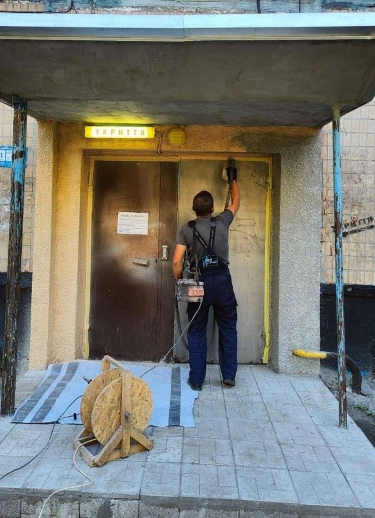 Відновлені елементи під'їзду