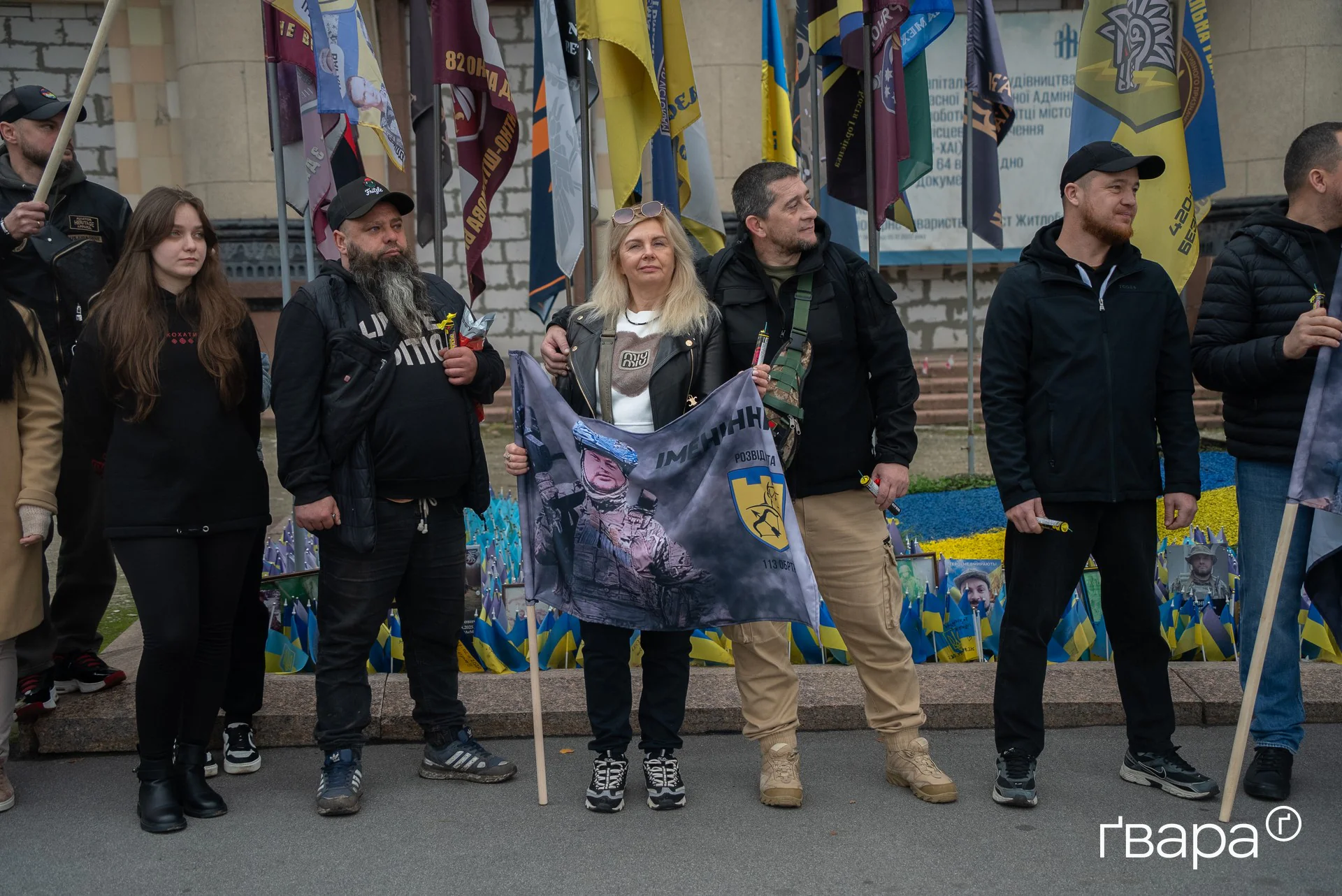 зображення до посту: У Харкові провели автопробіг на честь сімох загиблих бійців 113-ї бригади ТрО — фото